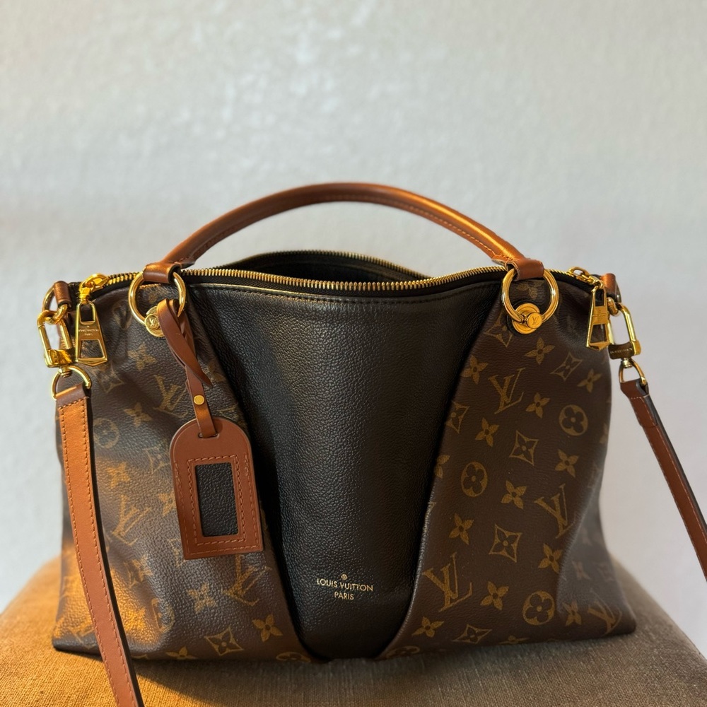 Authentic! L V v tote. Great used condition.